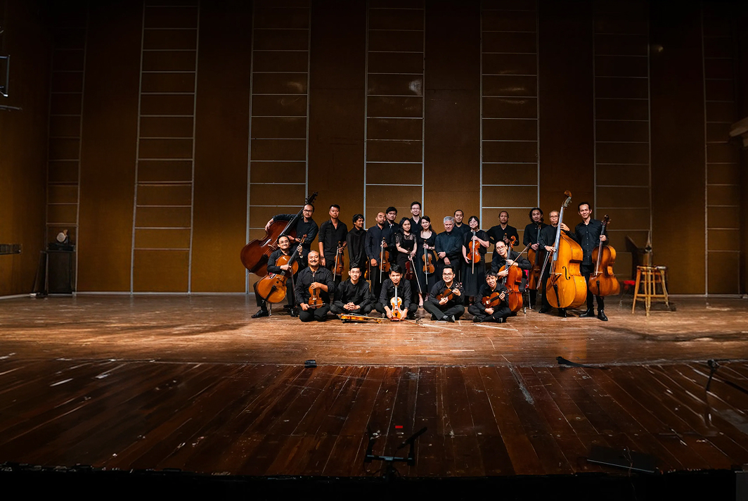 Jakarta Sinfonietta on stage
