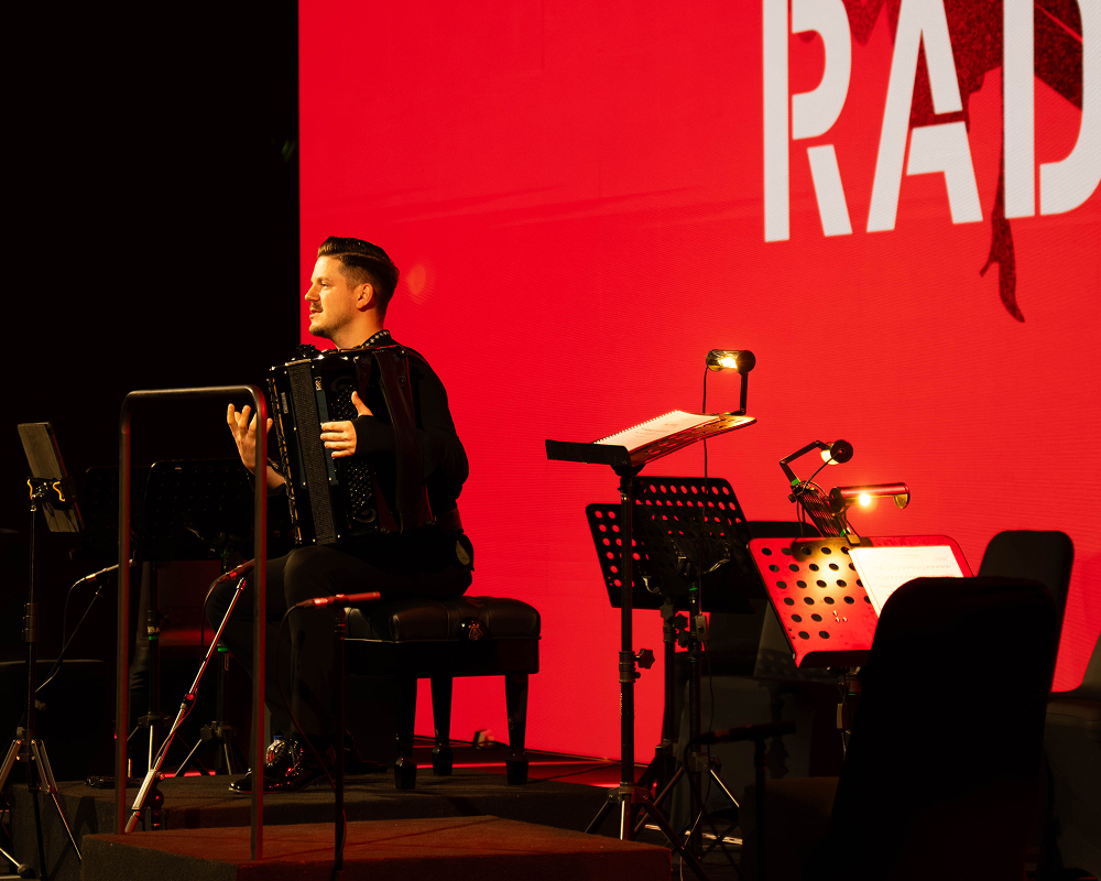 Radu Ratoi and Klassikhaus performing at A Tango Evening